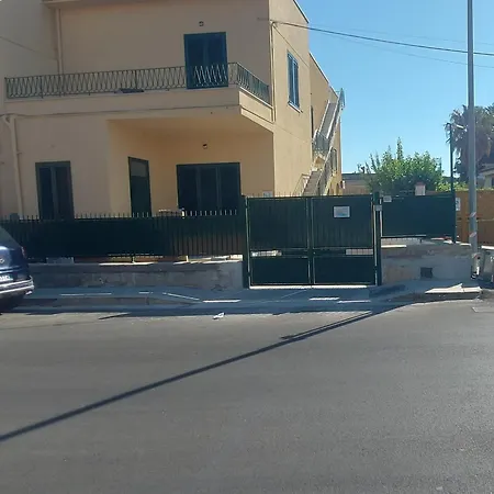 Mondello House Vendégház 3*